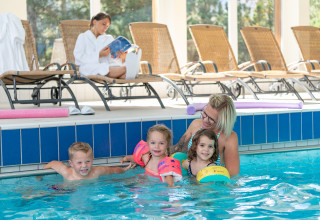 Splashtime im Hallenbad des Sunstar Hotel Arosa