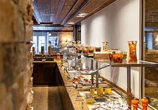 brunch in arosa, brunch in the mountains, restaurant in arosa, restaurant in the swiss mountains, breakfast buffet in arosa, swiss hotel, hotel arosa, swiss breakfast