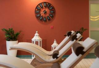 SUNSTAR Hotel AROSA wellness ruheraum Lliegestuehle uhr s